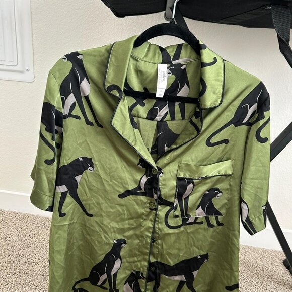 Auden Silky Green Short - Picture 2 of 3